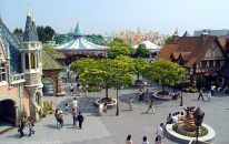 Liburan Akhir Tahun di Tokyo Disneyland 42 Panorama Fantasyland Disneyland Tokyo