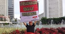 aksi-dama-seorang-diri-max-tangkudung