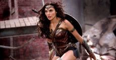 gal gadot sebagai wonder woman