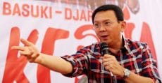 menunggun sidang ahok