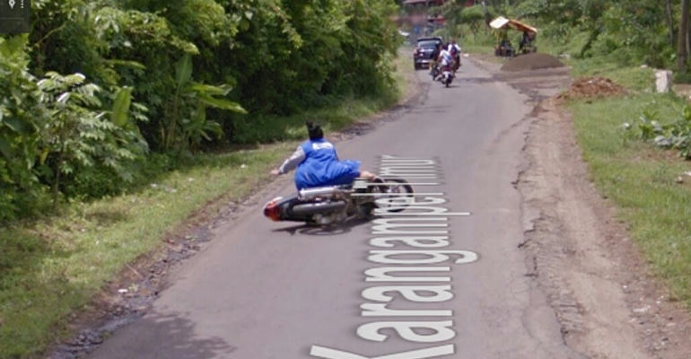 Google Street View Rekam Kecelakaan di Karangampel Timur