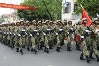 parade tentara vietnam