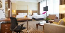 contoh family room triple di hotel parkroyal singapura